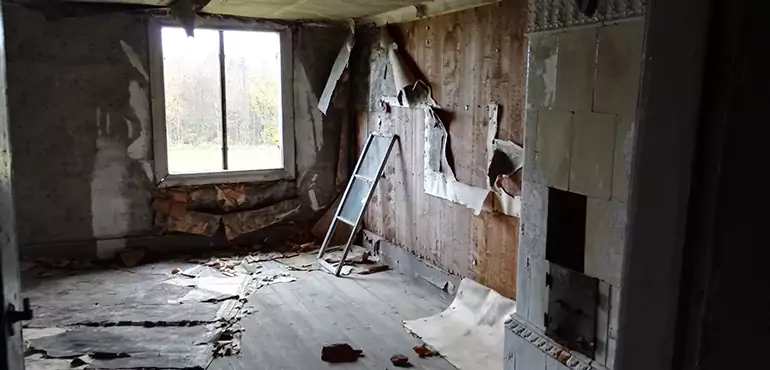 Why Selling a Distressed House Through Traditional Methods Fails in Panama City